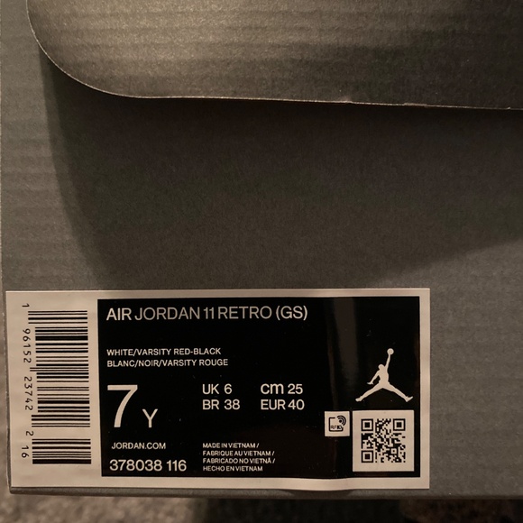Air Jordan 11 Retro (7GS) - Picture 3 of 4